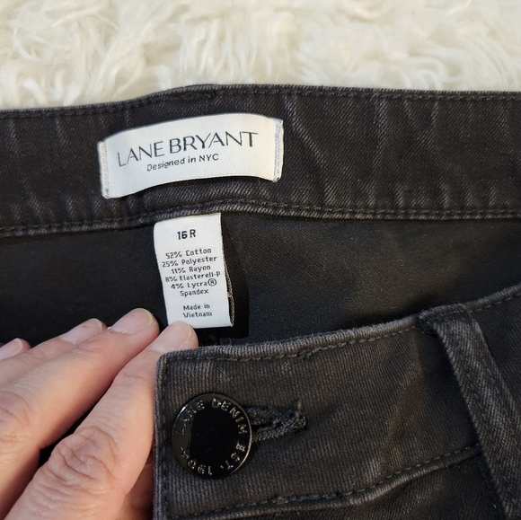 Lane Bryant faded/acid wash jeans - Picture 3 of 7